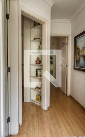 Casa de condomínio à venda com 260m², 4 quartos e 4 vagas Casa de condomínio à venda com 260m², 4 quartos e 4 vagasCorredor do quarto