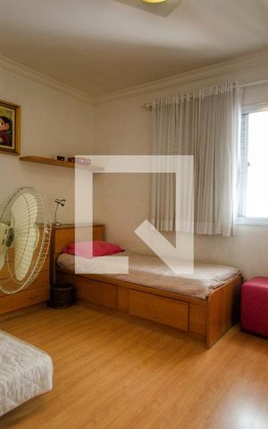 Casa de condomínio à venda com 260m², 4 quartos e 4 vagas Casa de condomínio à venda com 260m², 4 quartos e 4 vagasQuarto 3