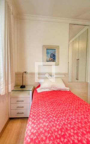Casa de condomínio à venda com 260m², 4 quartos e 4 vagas Casa de condomínio à venda com 260m², 4 quartos e 4 vagasQuarto 2