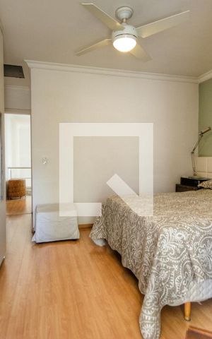 Casa de condomínio à venda com 260m², 4 quartos e 4 vagas Casa de condomínio à venda com 260m², 4 quartos e 4 vagasQuarto 1