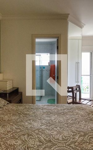 Casa de condomínio à venda com 260m², 4 quartos e 4 vagas Casa de condomínio à venda com 260m², 4 quartos e 4 vagasQuarto 1