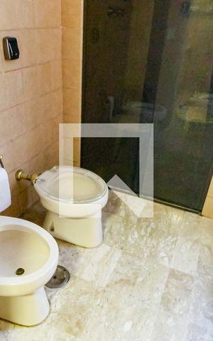 Apartamento à venda com 300m², 3 quartos e 5 vagas Apartamento à venda com 300m², 3 quartos e 5 vagasBanheiro da Suíte 3
