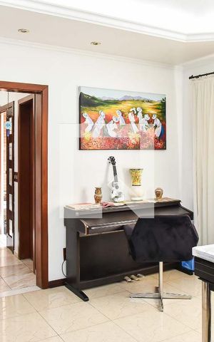 Casa à venda com 400m², 5 quartos e 4 vagas Casa à venda com 400m², 5 quartos e 4 vagasSala