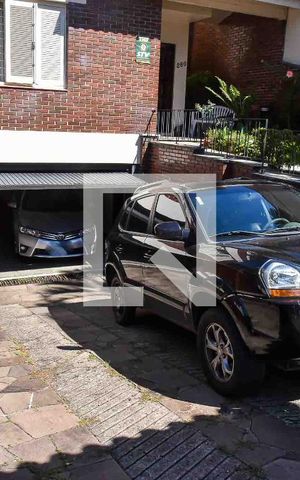 Casa à venda com 400m², 5 quartos e 4 vagas Casa à venda com 400m², 5 quartos e 4 vagasGaragem