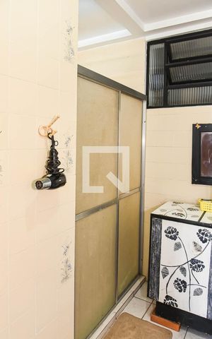 Casa à venda com 400m², 5 quartos e 4 vagas Casa à venda com 400m², 5 quartos e 4 vagasBanheiro 1