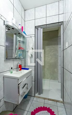 Casa à venda com 75m², 3 quartos e 2 vagas Casa à venda com 75m², 3 quartos e 2 vagasBanheiro 2