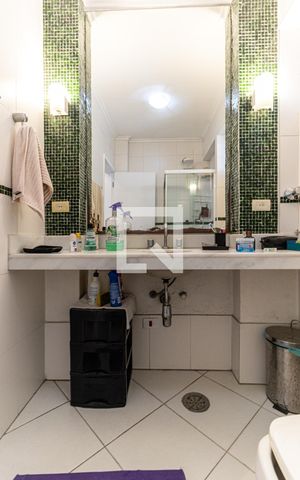 Apartamento à venda com 72m², 2 quartos e sem vagaBanheiro