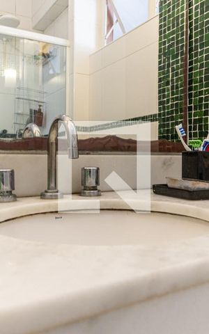 Apartamento à venda com 72m², 2 quartos e sem vagaBanheiro - Torneira