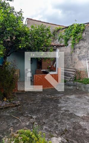Casa à venda com 180m², 5 quartos e 3 vagas Casa à venda com 180m², 5 quartos e 3 vagasQuintal