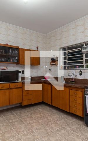 Casa à venda com 180m², 5 quartos e 3 vagas Casa à venda com 180m², 5 quartos e 3 vagasCozinha