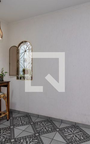 Casa à venda com 180m², 5 quartos e 3 vagas Casa à venda com 180m², 5 quartos e 3 vagasHall de Entrada