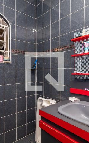 Casa à venda com 180m², 5 quartos e 3 vagas Casa à venda com 180m², 5 quartos e 3 vagasBanheiro da Suíte