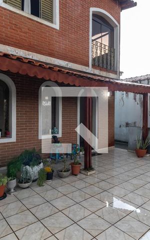 Casa à venda com 180m², 5 quartos e 3 vagas Casa à venda com 180m², 5 quartos e 3 vagasVaranda da Sala