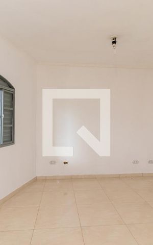 Casa à venda com 180m², 5 quartos e 3 vagas Casa à venda com 180m², 5 quartos e 3 vagasSala - Casa 2