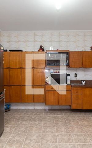 Casa à venda com 180m², 5 quartos e 3 vagas Casa à venda com 180m², 5 quartos e 3 vagasCozinha