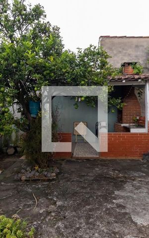 Casa à venda com 180m², 5 quartos e 3 vagas Casa à venda com 180m², 5 quartos e 3 vagasQuintal
