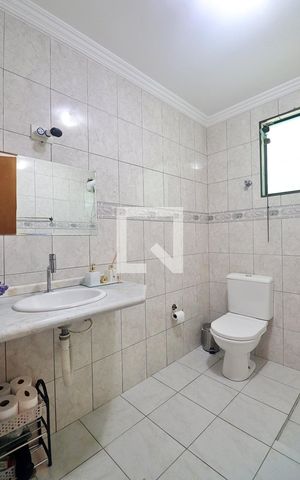 Casa à venda com 292m², 4 quartos e 5 vagasBanheiro Social