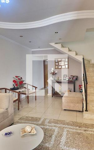 Casa à venda com 292m², 4 quartos e 5 vagasSala