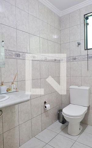 Casa à venda com 292m², 4 quartos e 5 vagasBanheiro Social
