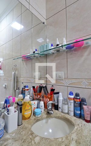 Casa à venda com 292m², 4 quartos e 5 vagasBanheiro do Quarto 3 - Suíte