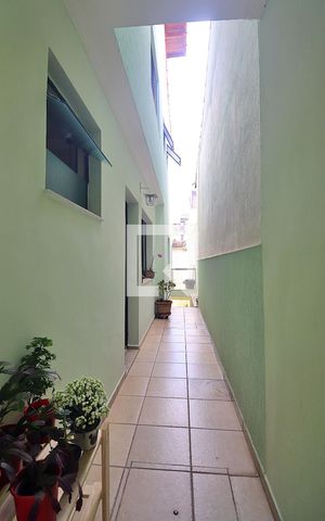 Casa à venda com 292m², 4 quartos e 5 vagasCorredor Externo