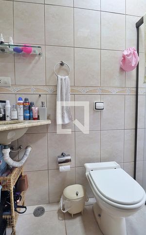 Casa à venda com 292m², 4 quartos e 5 vagasBanheiro do Quarto 3 - Suíte