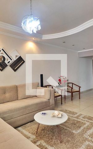 Casa à venda com 292m², 4 quartos e 5 vagasSala