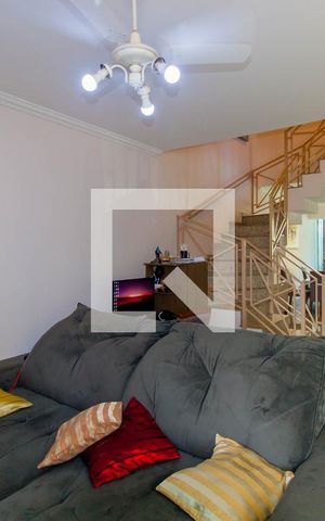 Casa à venda com 305m², 5 quartos e 5 vagas Casa à venda com 305m², 5 quartos e 5 vagasSala