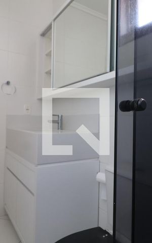 Casa de condomínio à venda com 110m², 3 quartos e 3 vagasBanheiro
