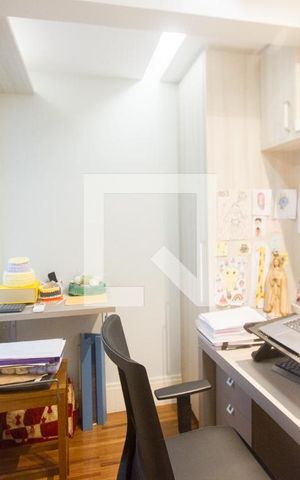 Apartamento à venda com 240m², 3 quartos e 2 vagasEscritório
