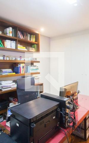 Apartamento à venda com 240m², 3 quartos e 2 vagasSuíte 2