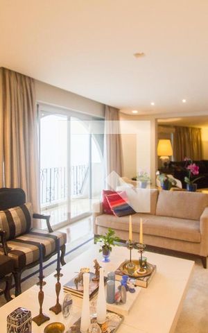 Apartamento à venda com 240m², 3 quartos e 2 vagasSala