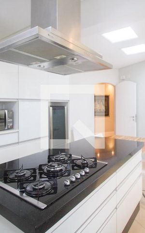 Apartamento à venda com 240m², 3 quartos e 2 vagasCozinha
