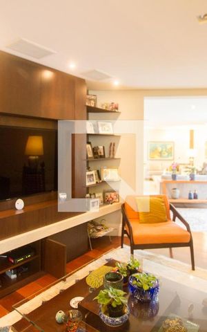 Apartamento à venda com 240m², 3 quartos e 2 vagasSala