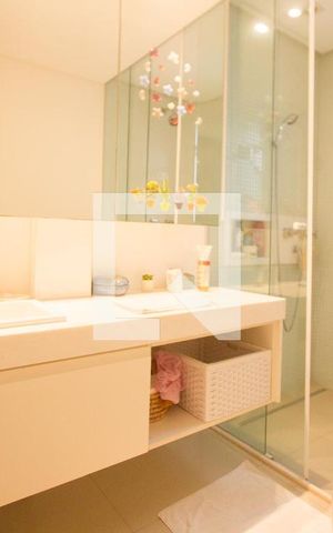 Apartamento à venda com 240m², 3 quartos e 2 vagasBanheiro da Suíte 1