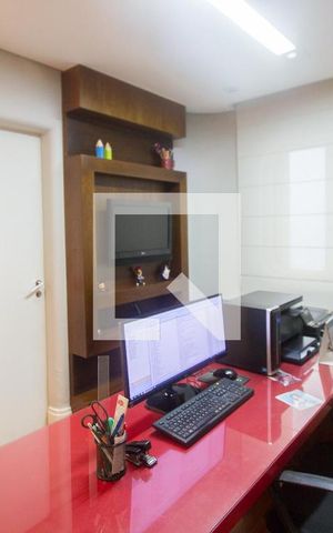Apartamento à venda com 240m², 3 quartos e 2 vagasSuíte 2