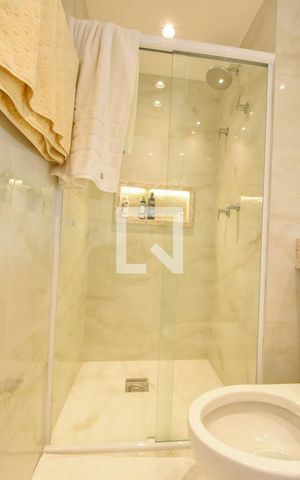 Apartamento para alugar com 77m², 2 quartos e 1 vagaBanheiro 02