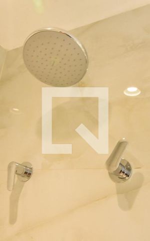Apartamento para alugar com 77m², 2 quartos e 1 vagaBanheiro 02