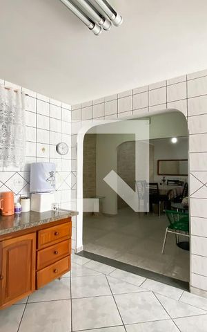 Casa à venda com 367m², 4 quartos e 2 vagas Casa à venda com 367m², 4 quartos e 2 vagasCozinha