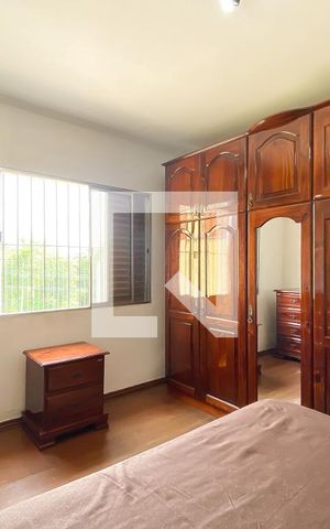 Casa à venda com 367m², 4 quartos e 2 vagas Casa à venda com 367m², 4 quartos e 2 vagasQuarto 1