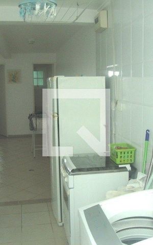Casa à venda com 221m², 3 quartos e 4 vagas