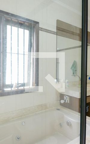 Casa para alugar com 512m², 6 quartos e NaN vagasSuíte - Banheiro