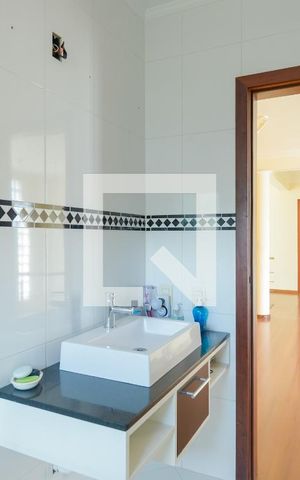 Casa para alugar com 512m², 6 quartos e NaN vagasBanheiro 3