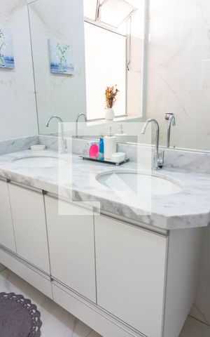 Casa à venda com 100m², 2 quartos e 2 vagasBanheiro 