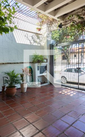 Casa à venda com 100m², 2 quartos e 2 vagasGaragem