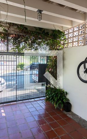 Casa à venda com 100m², 2 quartos e 2 vagasGaragem