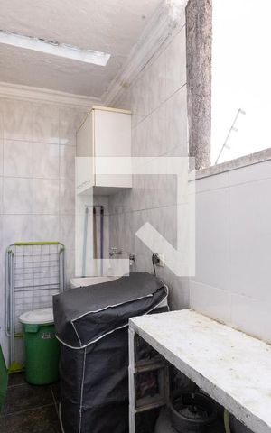 Casa para alugar com 121m², 2 quartos e 4 vagas Casa para alugar com 121m², 2 quartos e 4 vagasÁrea de Serviço