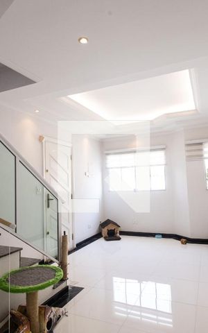 Casa para alugar com 121m², 2 quartos e 4 vagas Casa para alugar com 121m², 2 quartos e 4 vagasSala