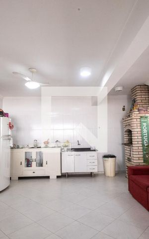 Casa para alugar com 121m², 2 quartos e 4 vagas Casa para alugar com 121m², 2 quartos e 4 vagasGaragem
