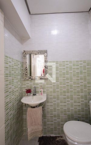 Casa para alugar com 121m², 2 quartos e 4 vagas Casa para alugar com 121m², 2 quartos e 4 vagasBanheiro de serviço